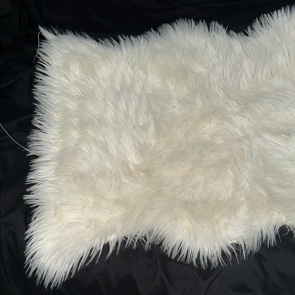 White Faux Fur Rug - Picture 4 of 8